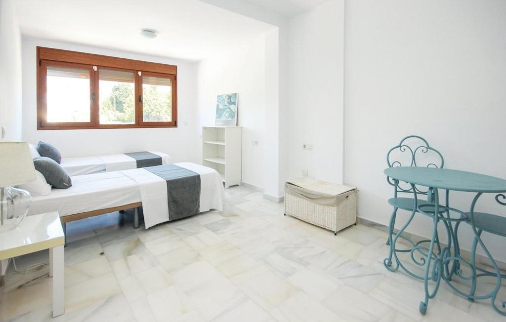 Penthouse On The Beachfront 에스테포나 외부 사진