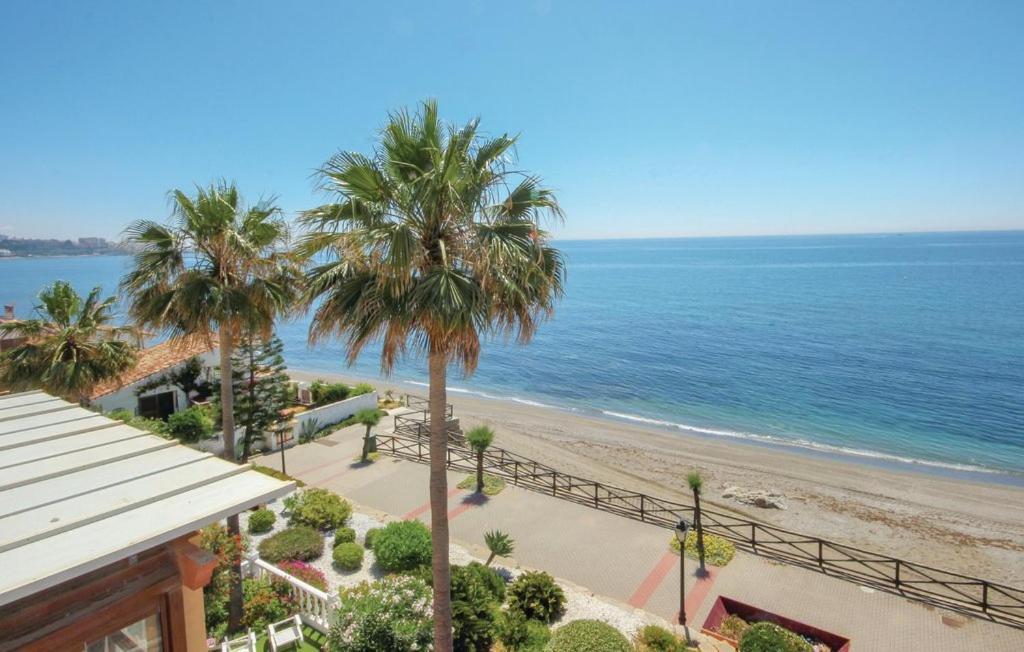 Penthouse On The Beachfront 에스테포나 외부 사진