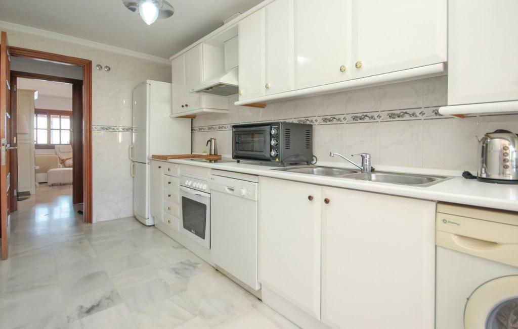 Penthouse On The Beachfront 에스테포나 외부 사진