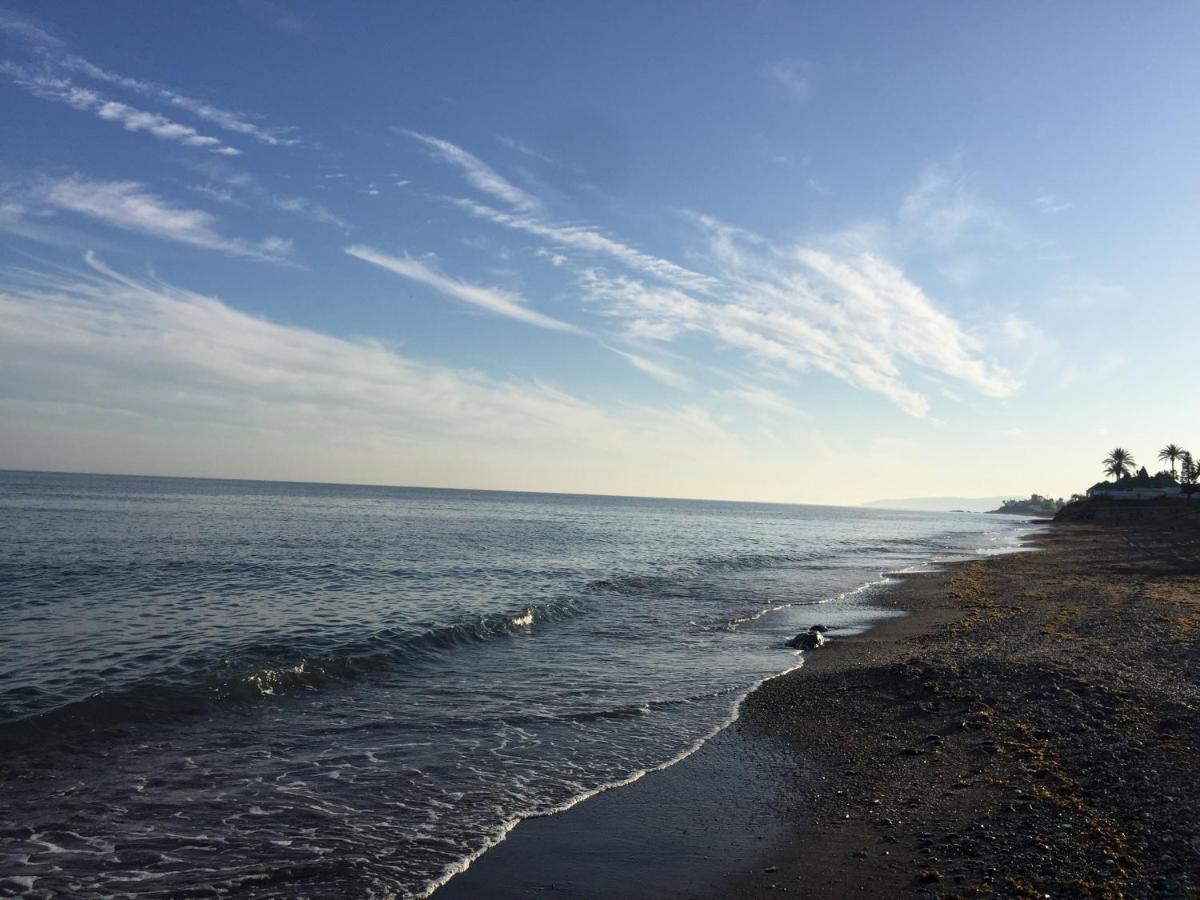 Penthouse On The Beachfront 에스테포나 외부 사진