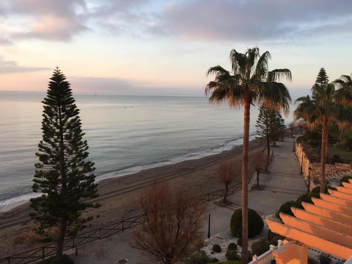 Penthouse On The Beachfront 에스테포나 외부 사진
