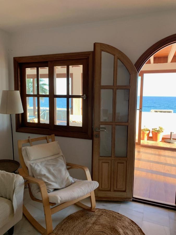 Penthouse On The Beachfront 에스테포나 외부 사진